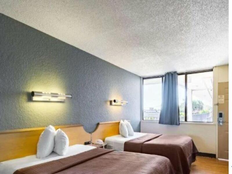 Econo Lodge Palm Harbor - Clearwater エクステリア 写真