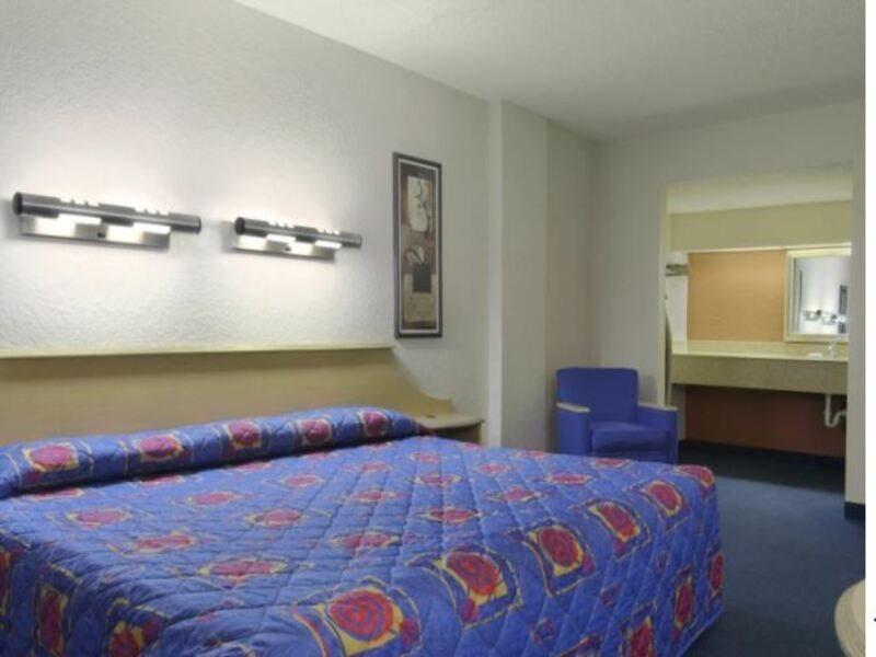 Econo Lodge Palm Harbor - Clearwater エクステリア 写真