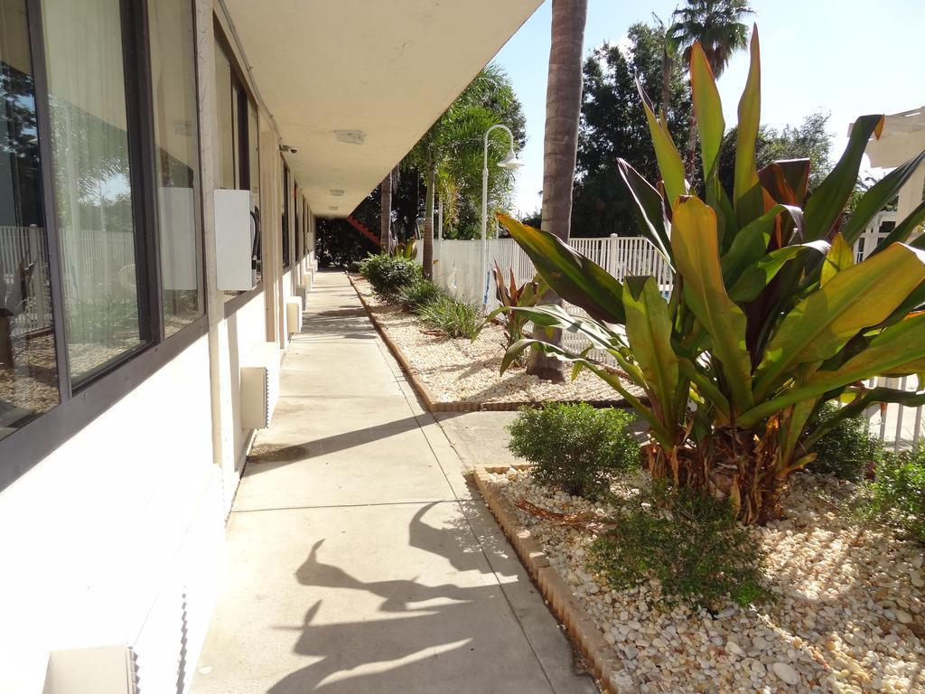 Econo Lodge Palm Harbor - Clearwater エクステリア 写真