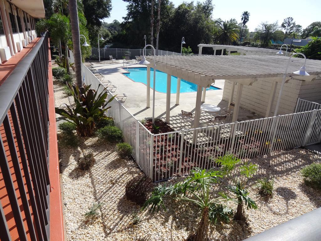Econo Lodge Palm Harbor - Clearwater エクステリア 写真