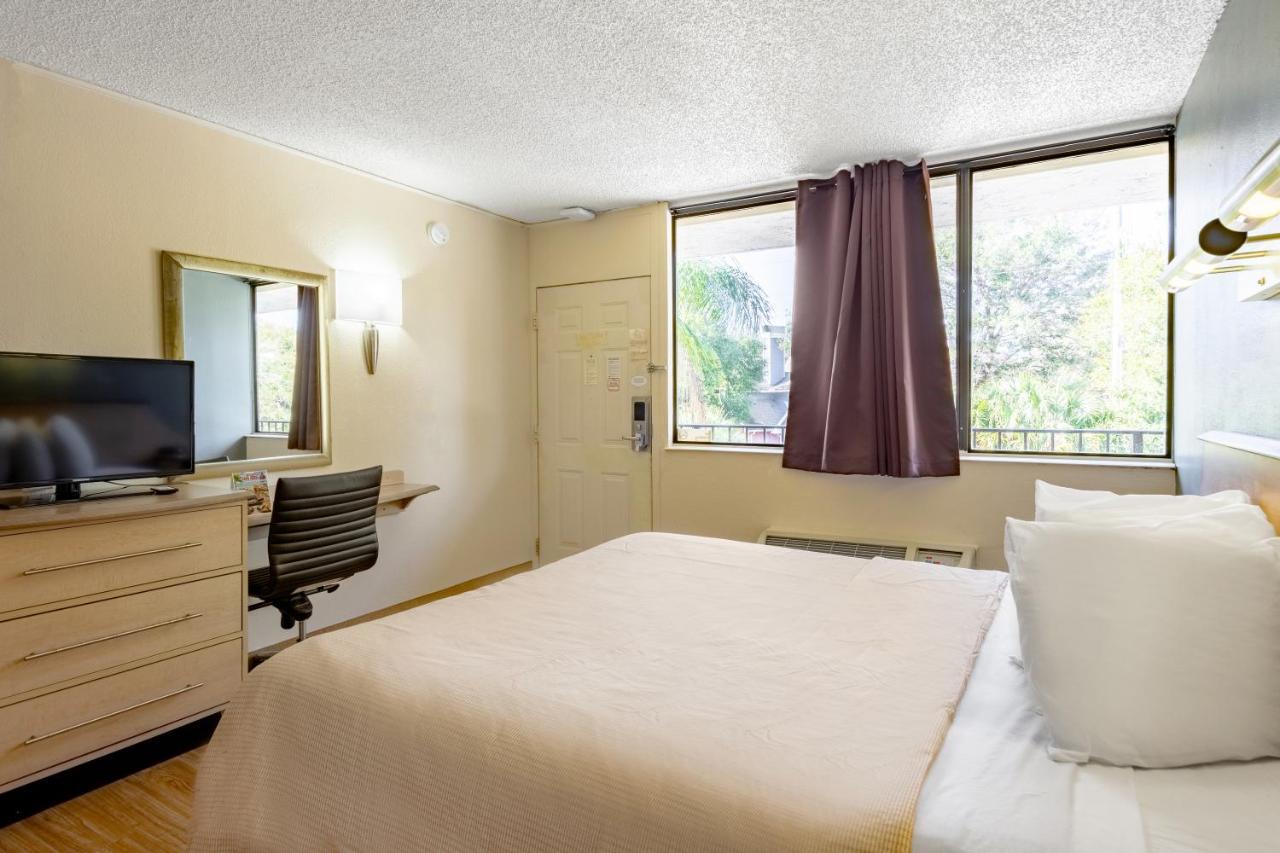 Econo Lodge Palm Harbor - Clearwater エクステリア 写真