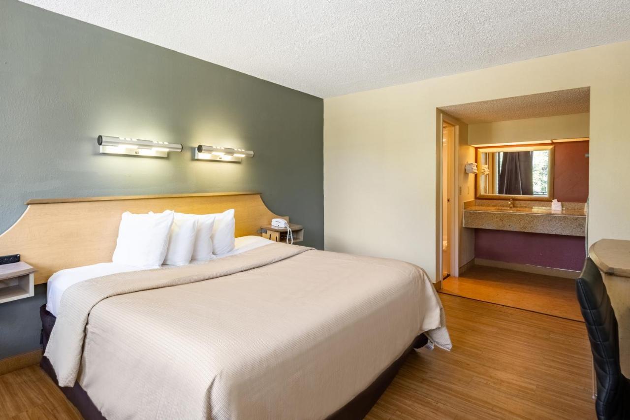 Econo Lodge Palm Harbor - Clearwater エクステリア 写真