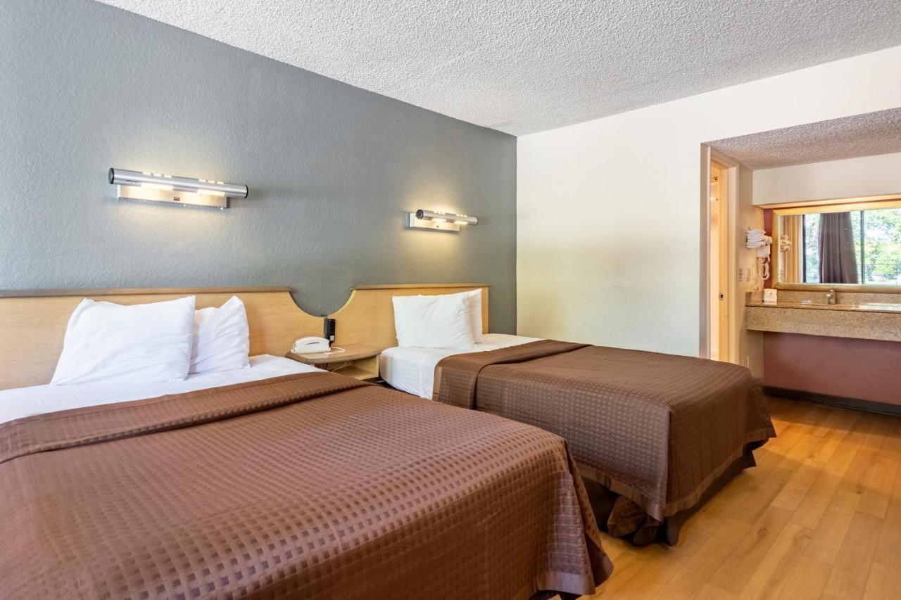 Econo Lodge Palm Harbor - Clearwater エクステリア 写真