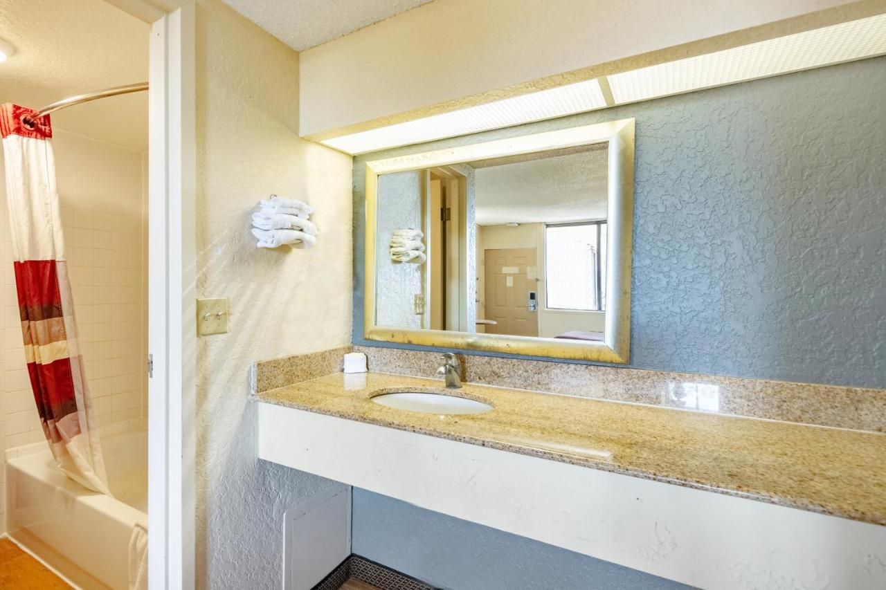 Econo Lodge Palm Harbor - Clearwater エクステリア 写真