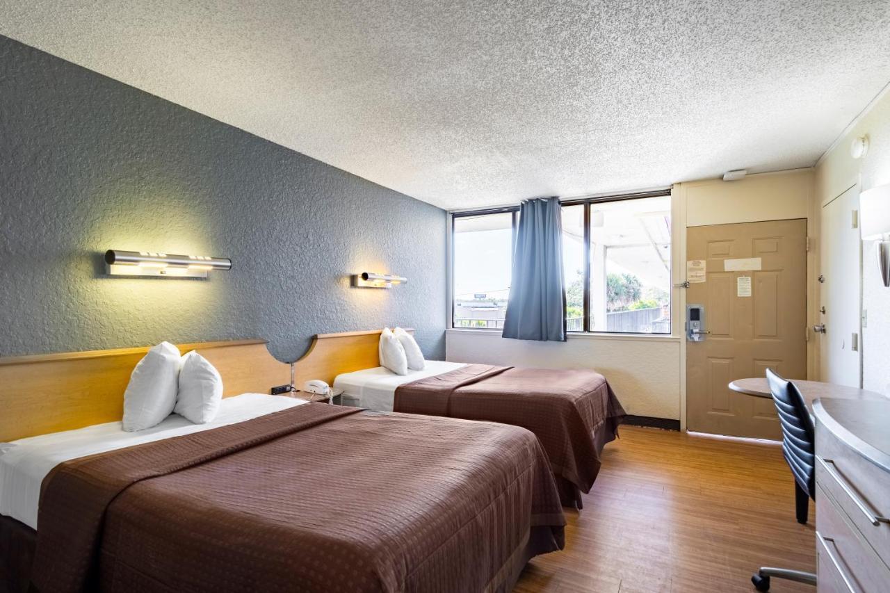 Econo Lodge Palm Harbor - Clearwater エクステリア 写真