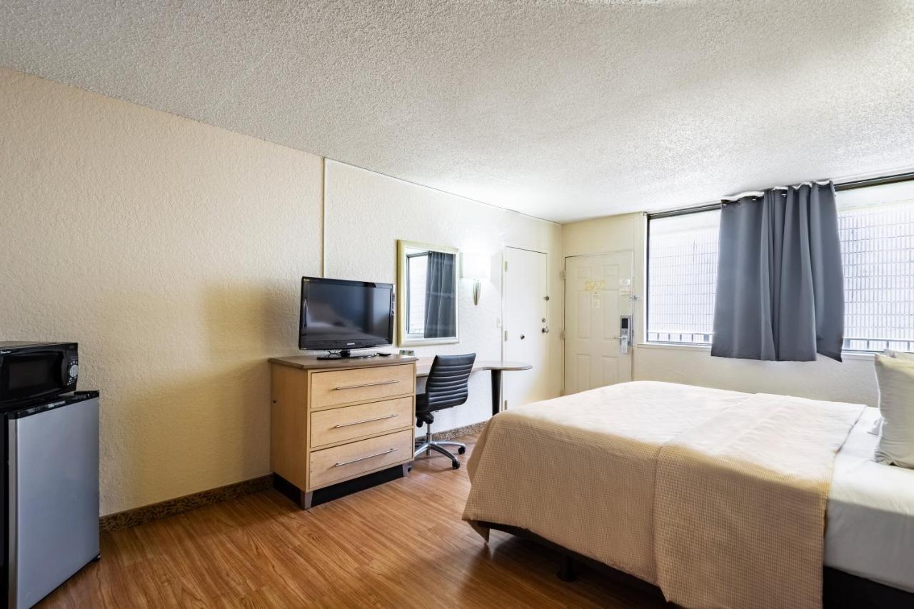Econo Lodge Palm Harbor - Clearwater エクステリア 写真