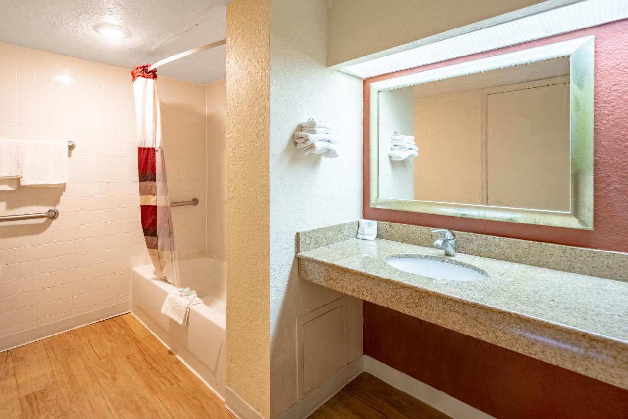 Econo Lodge Palm Harbor - Clearwater エクステリア 写真