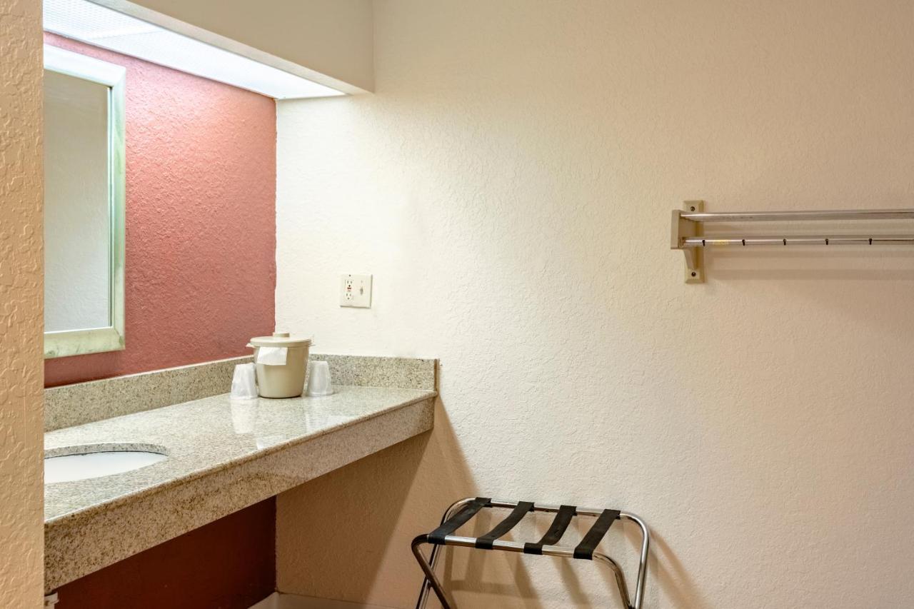 Econo Lodge Palm Harbor - Clearwater エクステリア 写真