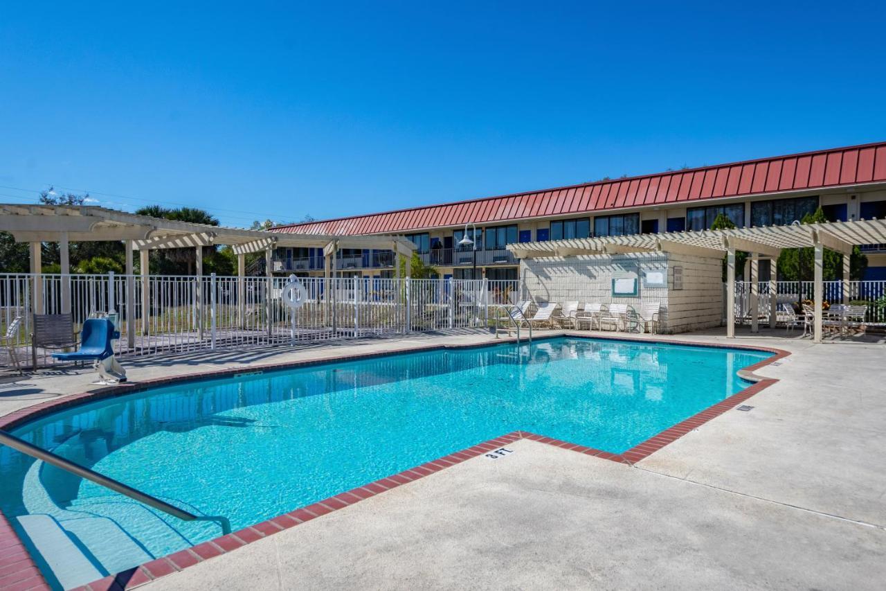 Econo Lodge Palm Harbor - Clearwater エクステリア 写真