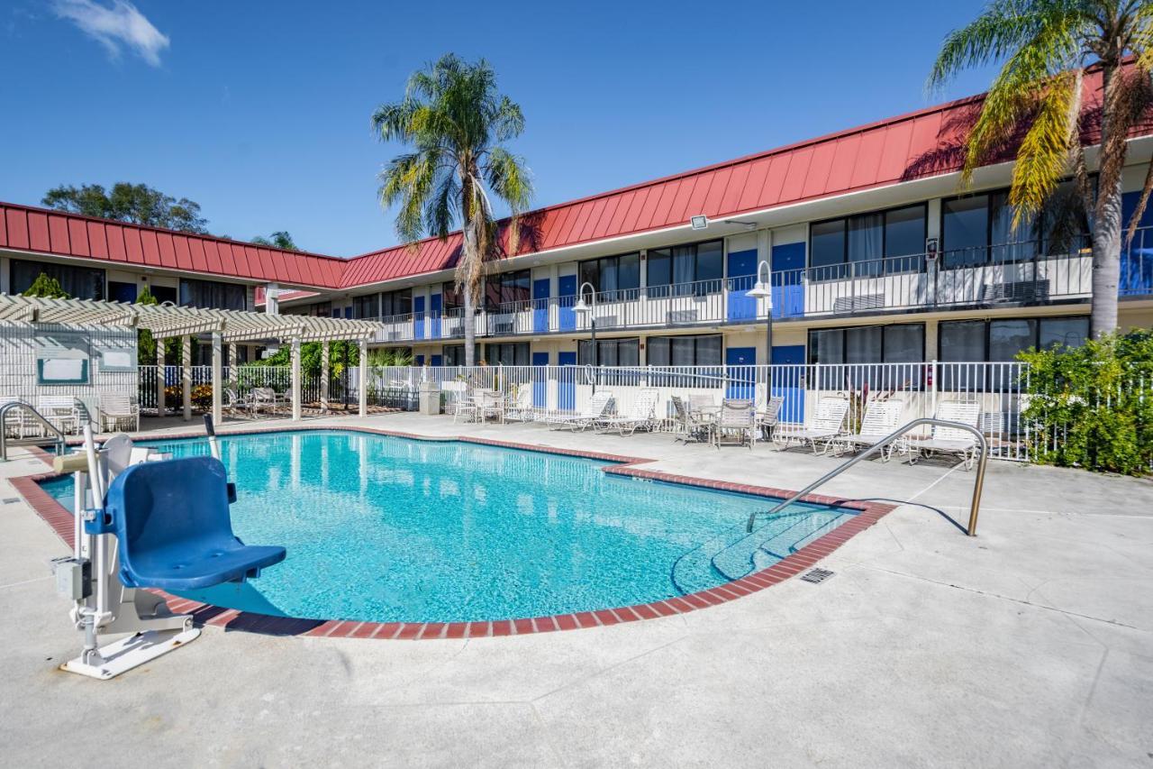 Econo Lodge Palm Harbor - Clearwater エクステリア 写真